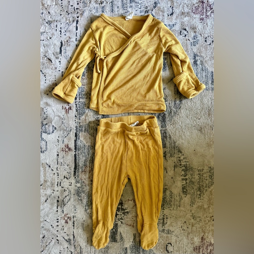 🦋Kate Quinn Mustard Matching Set